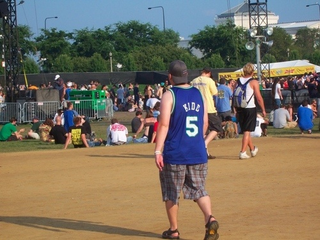 Illustration for article titled Look At These Fucking Hoopsters At Lollapalooza: Part Two